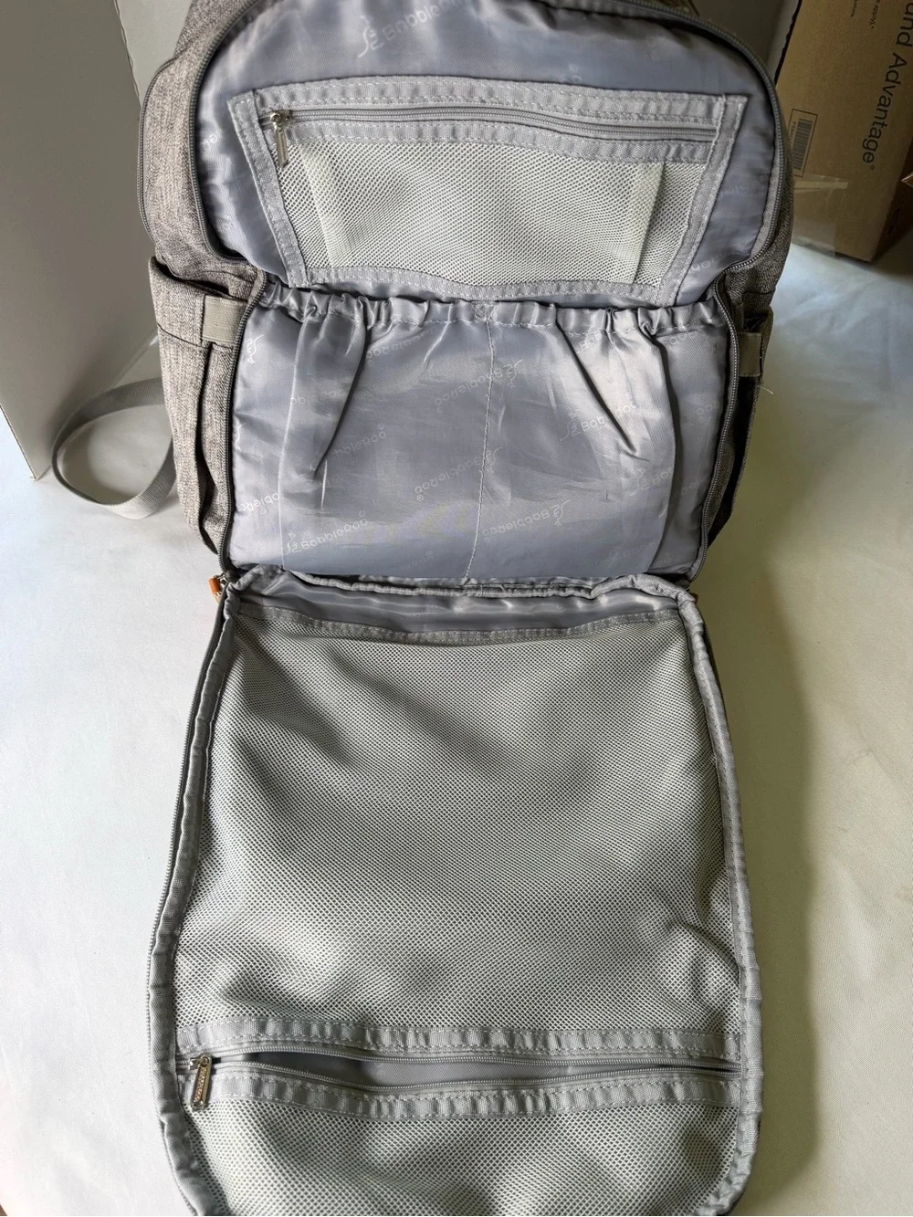 BabbleRoo spacious gray